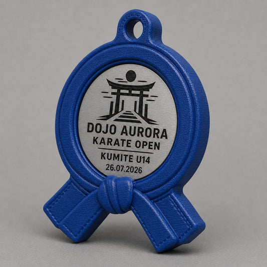 Set da 10 Medaglie Karate Personalizzate, Forma Cintura Annodata per Tornei e Palestre con Logo, Categoria e Data