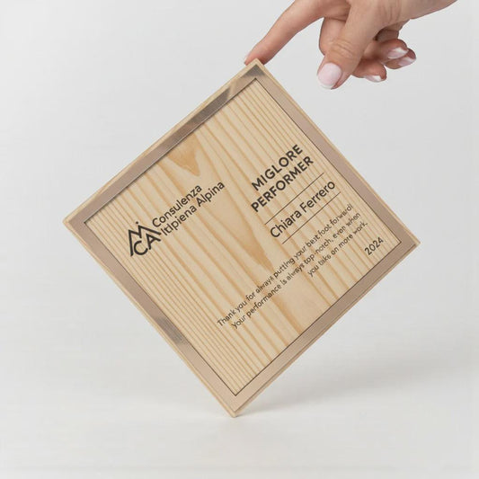 Trofeo in legno quadrato argento ecosostenibile , premio quadrato personalizzato abbinato a cornice flessibile in ottone, targa green