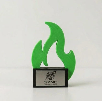 Trofeo Aziendale Personalizzato "Fiamma" in Stampa 3D - Premio Business con Base in Legno Incisa - Riconoscimento Moderno per Leadership