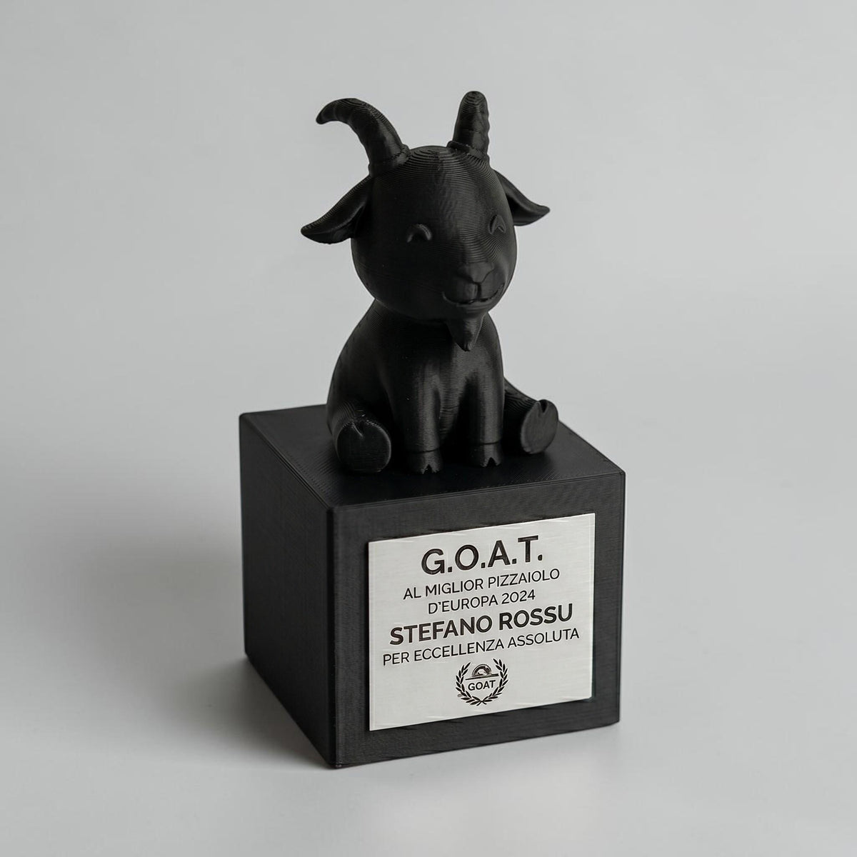Trofeo G.O.A.T in pla - Premio GREATEST of all TIME - Regalo Simpatico per amici Cucina - Statuetta Capra mvp most valuable player