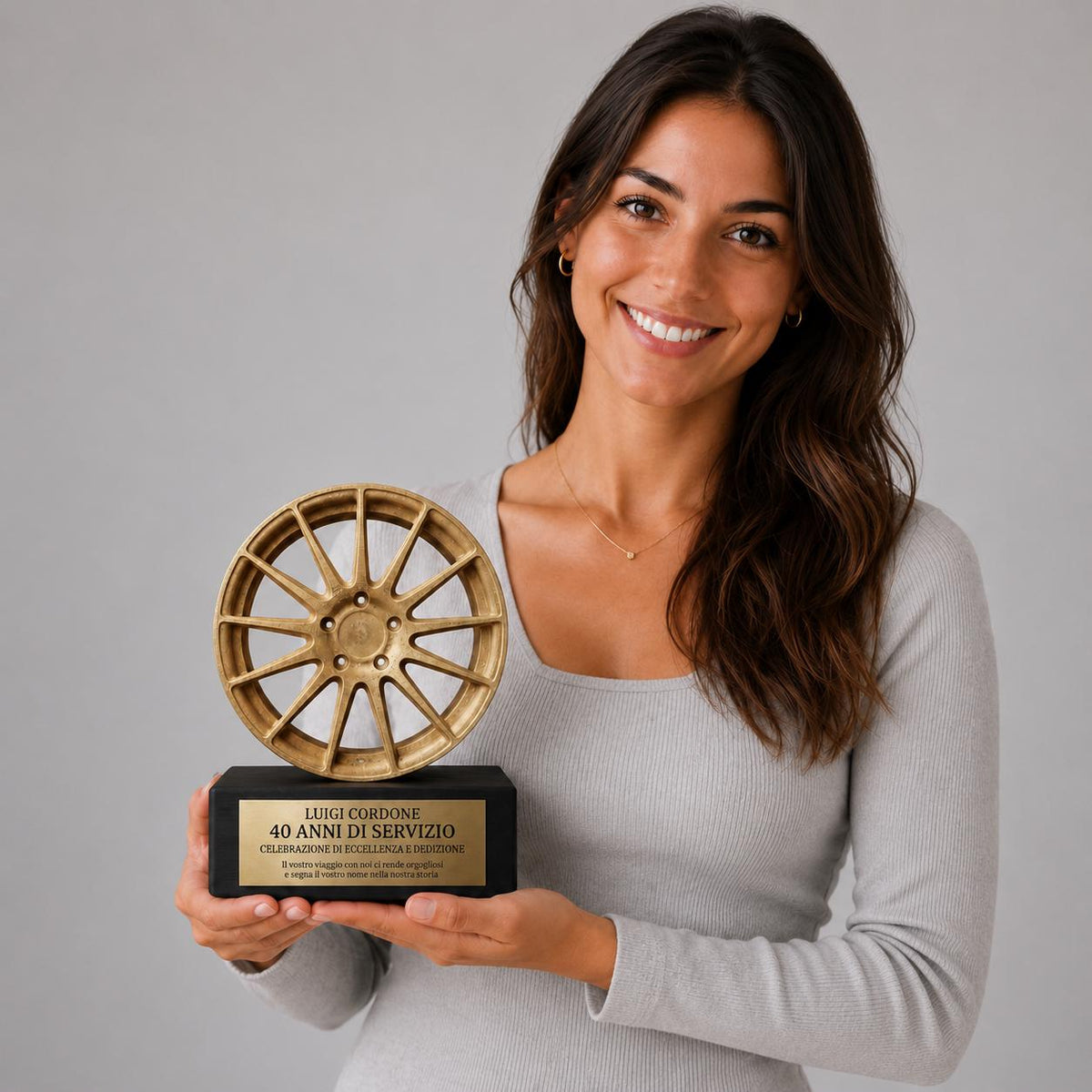 Trofeo Automotive Personalizzato in Stampa 3D | Premio Aziendale con Cerchio Auto e Targa Incisa | Idea Regalo Anniversario Lavoro