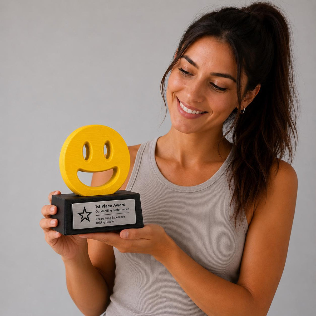 Trofeo Smile Personalizzato in Stampa 3D, Premio Podio 1 2 3 Posto, Faccina Sorridente Colorata, Riconoscimento Aziendale e Risorse Umane