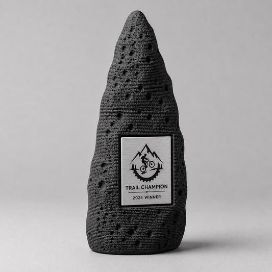Premio personalizzato in stampa 3d effetto pietra e abs effetto oro: trofeo di riconoscimento aziendale inciso. effetto luxury
