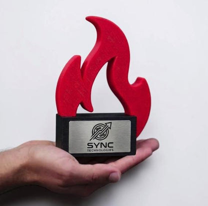 Trofeo Aziendale Personalizzato "Fiamma" in Stampa 3D - Premio Business con Base in Legno Incisa - Riconoscimento Moderno per Leadership