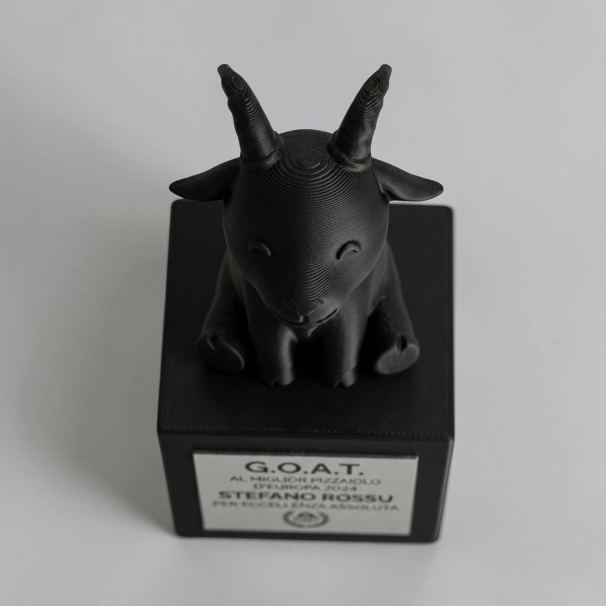 Trofeo G.O.A.T in pla - Premio GREATEST of all TIME - Regalo Simpatico per amici Cucina - Statuetta Capra mvp most valuable player