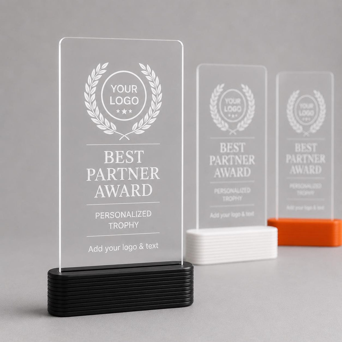 Trofeo personalizzato in plexiglass inciso, premio con logo su base PLA 3D, targa award per sport eventi aziende