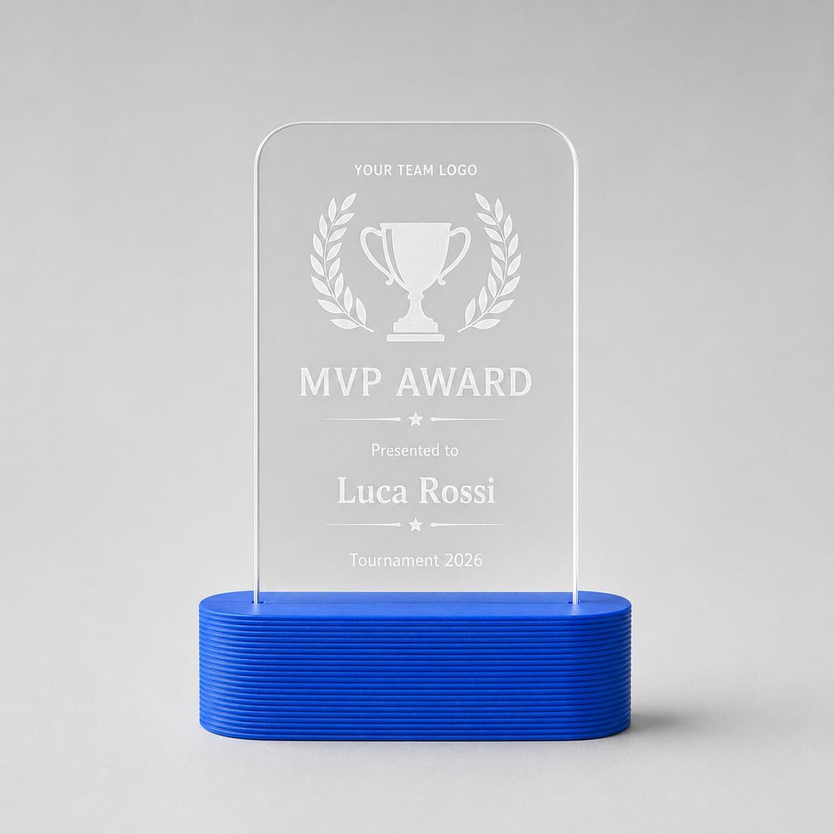 Trofeo sportivo personalizzato in plexiglass inciso, premio MVP con logo squadra, award torneo con base PLA 3D