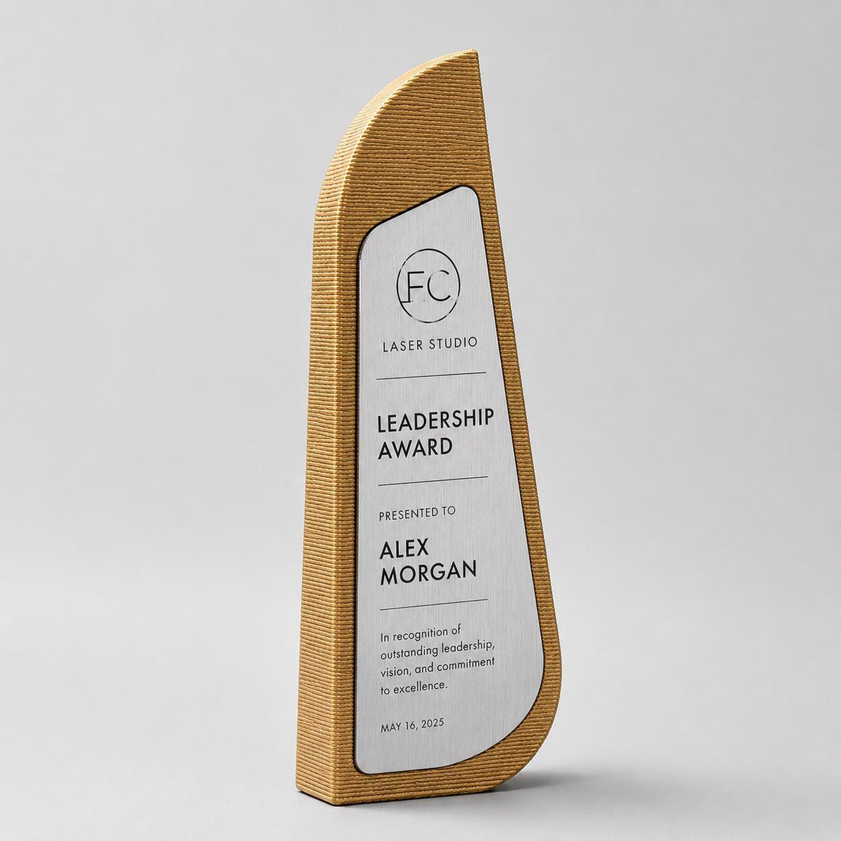 Trofeo Aziendale Personalizzato - Premio Leadership Design Asimmetrico - Targa Effetto Acciaio Spazzolato Incisa- Riconoscimento Stampa 3D
