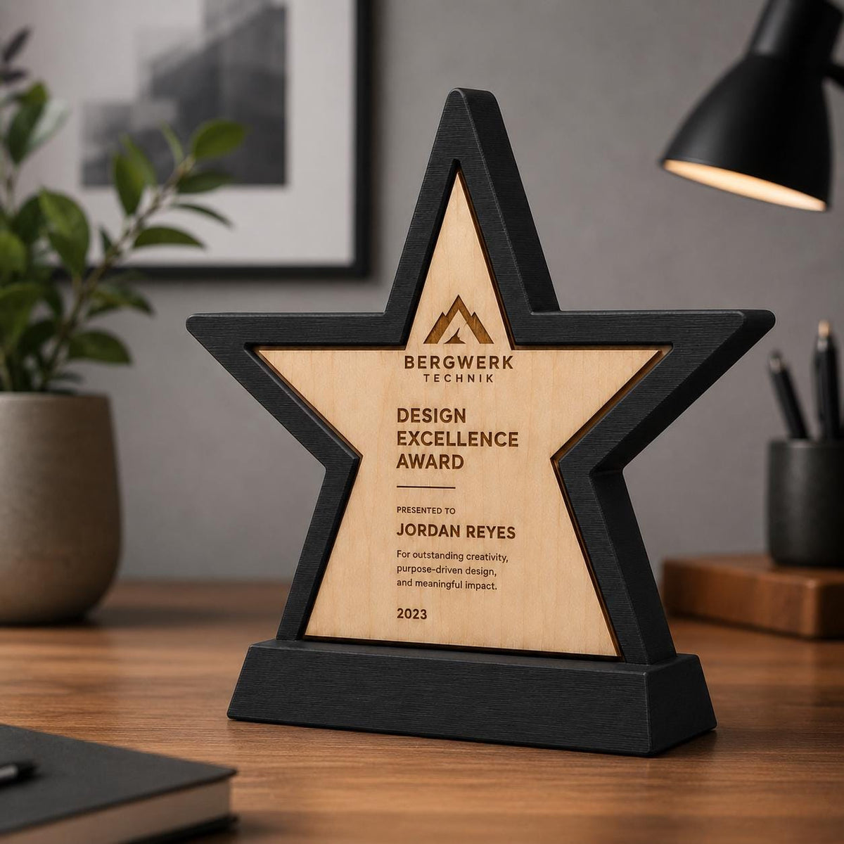 Trofeo Aziendale Personalizzato - Premio Monolite Minimalista Stampato 3D - Targa Verticale Incastonata in legno di pioppo incisa al laser