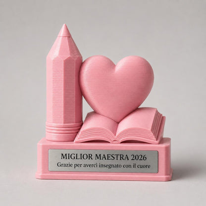 Trofeo Regalo Maestra Personalizzato - Statuetta Matita Cuore e Libro Stampata 3D- Premio Regalo Fine Anno Scolastico 2026