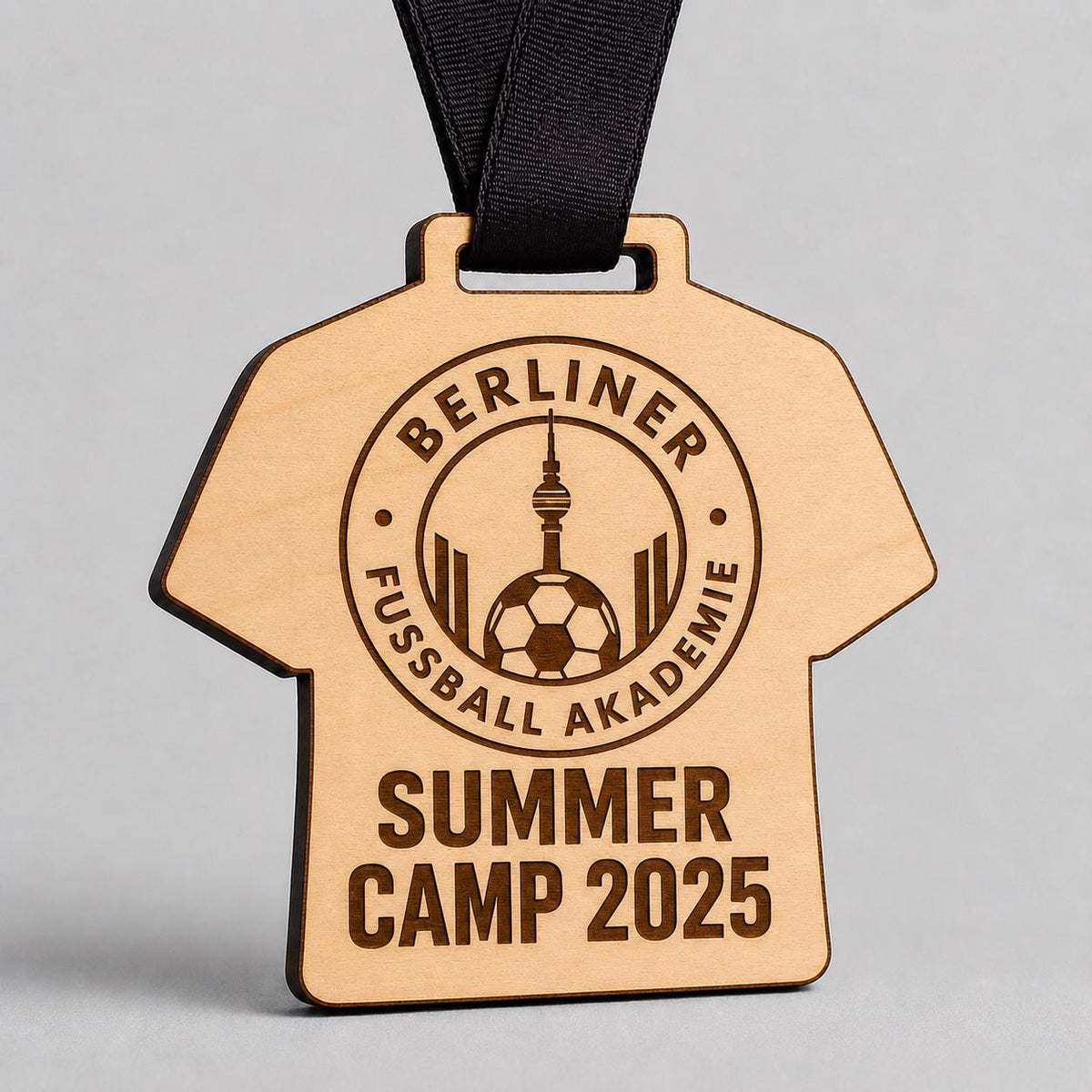 Medaglia calcio a forma di maglietta in Legno Personalizzata - Premio summer camp -Medaglia Incisa a Laser Sostenibile