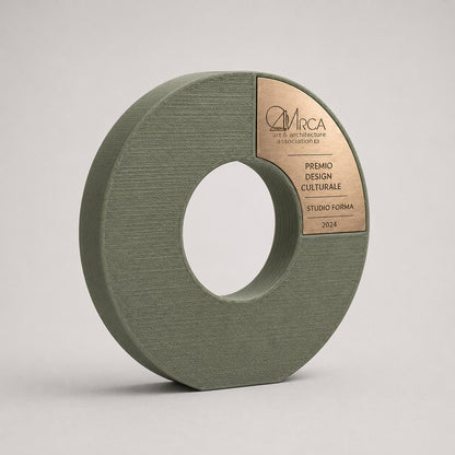Trofeo Design Circolare Personalizzato - Premio Architettura e Arte Minimalista Stampato 3D - Targa Curva Effetto Metallo Spazzolato Incisa