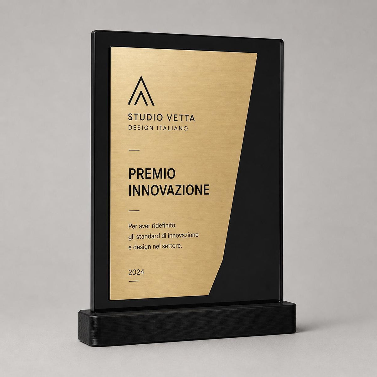 Trofeo Aziendale Personalizzato - Premio Rettangolare in Plexiglas Lucido - Base Nera Stampata 3D e Targa Asimmetrica Effetto Acciaio