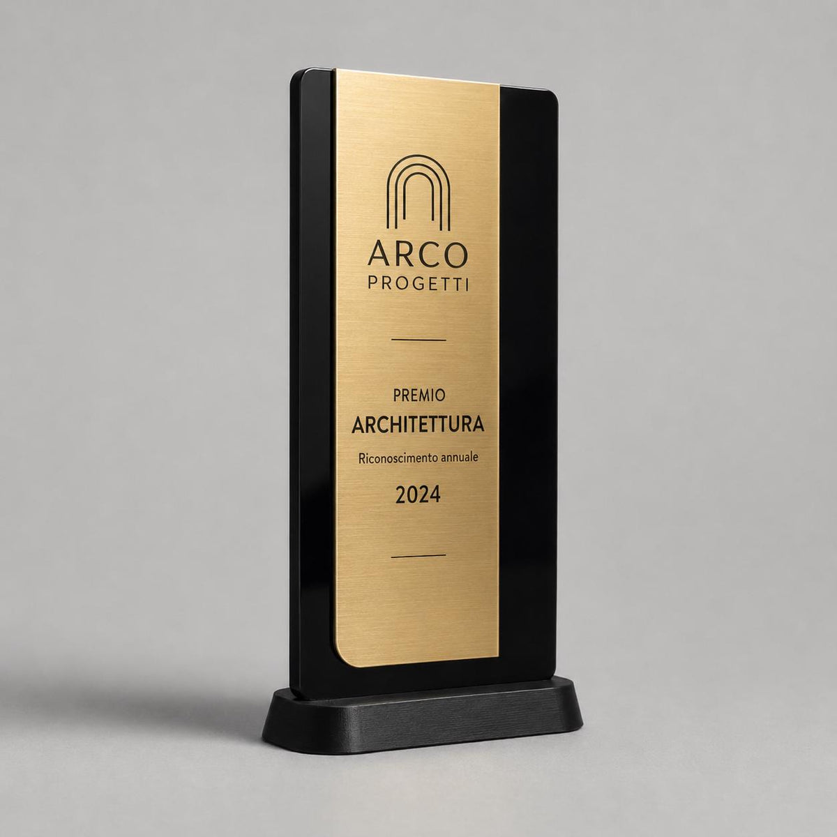 Trofeo Aziendale Personalizzato - Premio Rettangolare stretto in Plexiglas Lucido Base Nera Stampata 3D e Targa Asimmetrica Effetto Acciaio