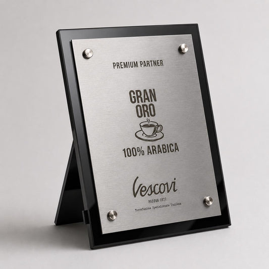 Targa Espositore Premium Partner Personalizzata Piastra Effetto Acciaio Spazzolato con Borchie Cromate - Insegna da Banco per Bar e Negozi