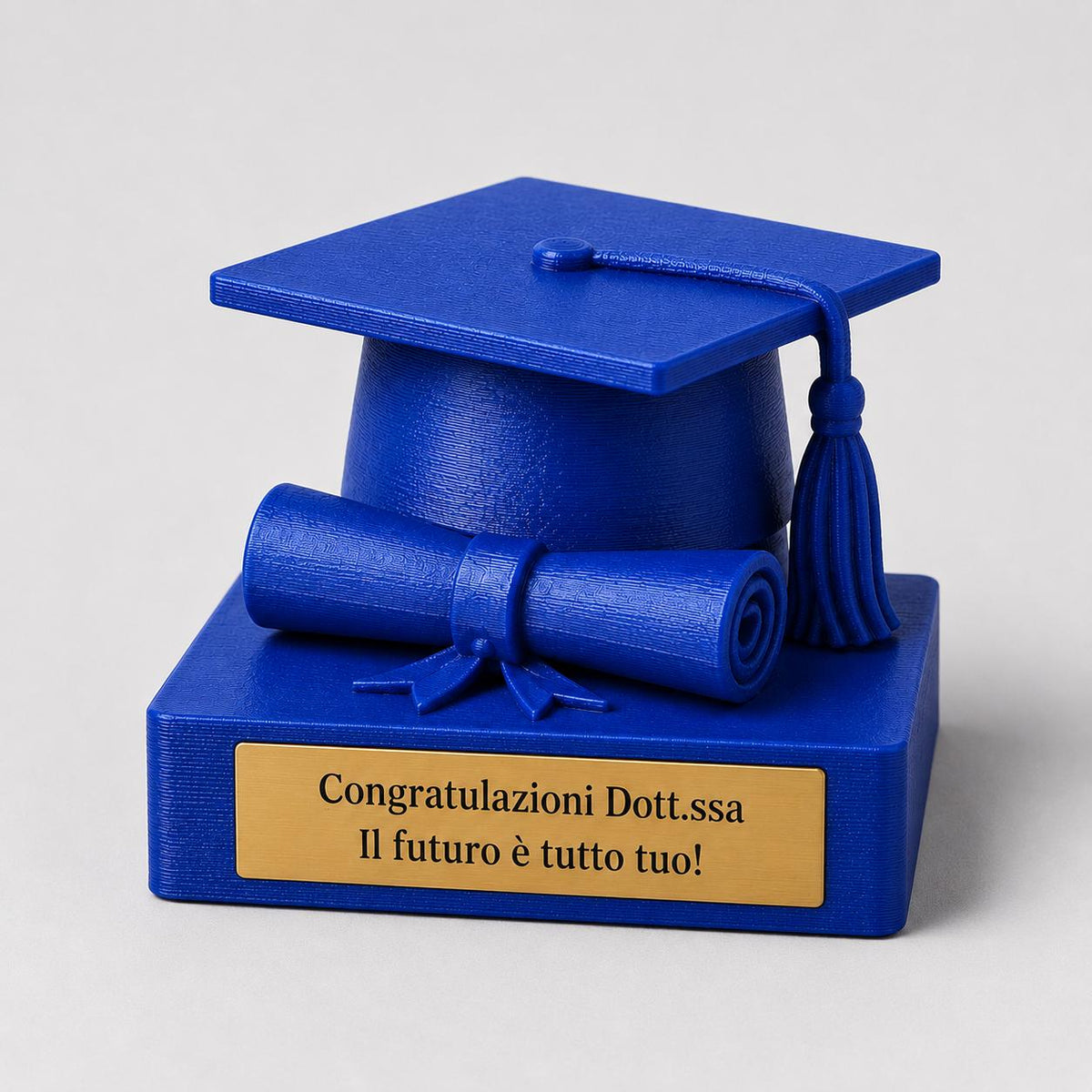 Trofeo Laurea Personalizzato - Statuetta Tocco e Pergamena Stampata 3D Rosso Laurea - Regalo Dottore e Dottoressa 2026