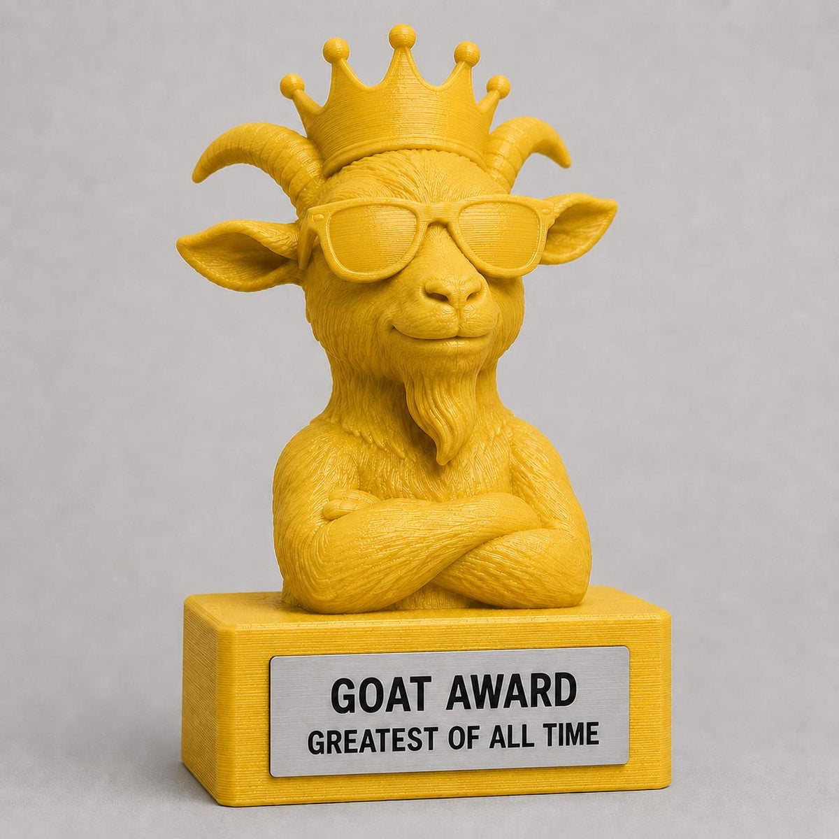 Regalo Divertente Amici, Statuetta Trofeo G.O.A.T. "Goat Award Greatest Of All Time", Capra con Corona e Occhiali, Premio Migliore di Sempre