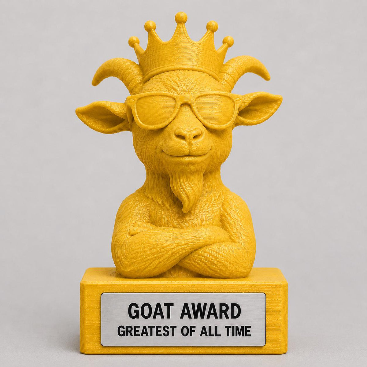 Regalo Divertente Amici, Statuetta Trofeo G.O.A.T. "Goat Award Greatest Of All Time", Capra con Corona e Occhiali, Premio Migliore di Sempre