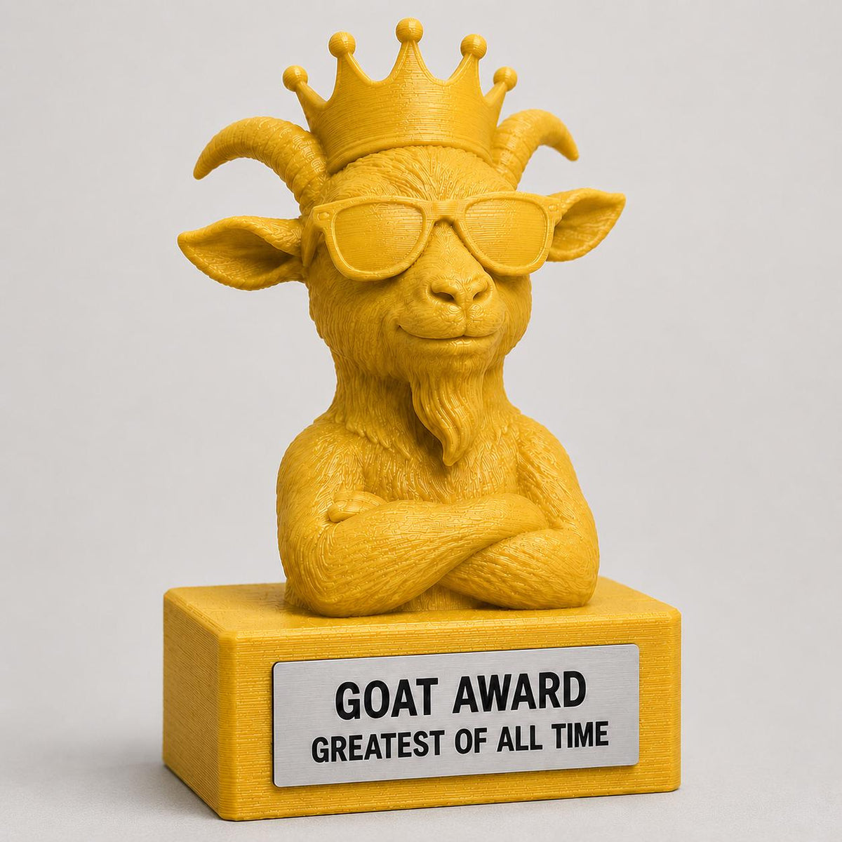 Regalo Divertente Amici, Statuetta Trofeo G.O.A.T. "Goat Award Greatest Of All Time", Capra con Corona e Occhiali, Premio Migliore di Sempre