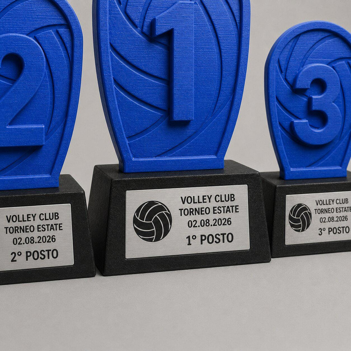 Set Podio Pallavolo Personalizzato, 3 6 o 10 Trofei Volley con Logo e Targhetta Incisa