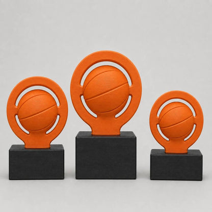 Set Podio Dodgeball Personalizzato, 3 6 o 10 Trofei Palla Prigioniera per Tornei, Scuole e Club con Logo e Targhetta Incisa