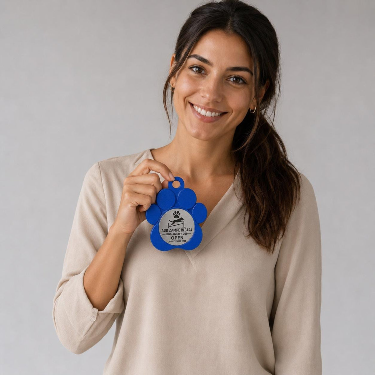 Set da 10 Medaglie Dog Agility Personalizzate, Forma Zampa per Gare Cinofile con Logo, Categoria e Data