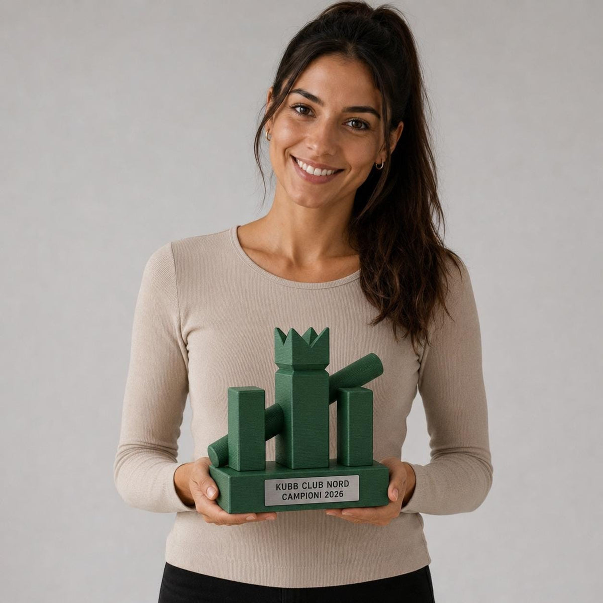 Trofeo Kubb Personalizzato con Re e Birilli, Premio Torneo per Club, Squadre ed Eventi con Logo e Targhetta