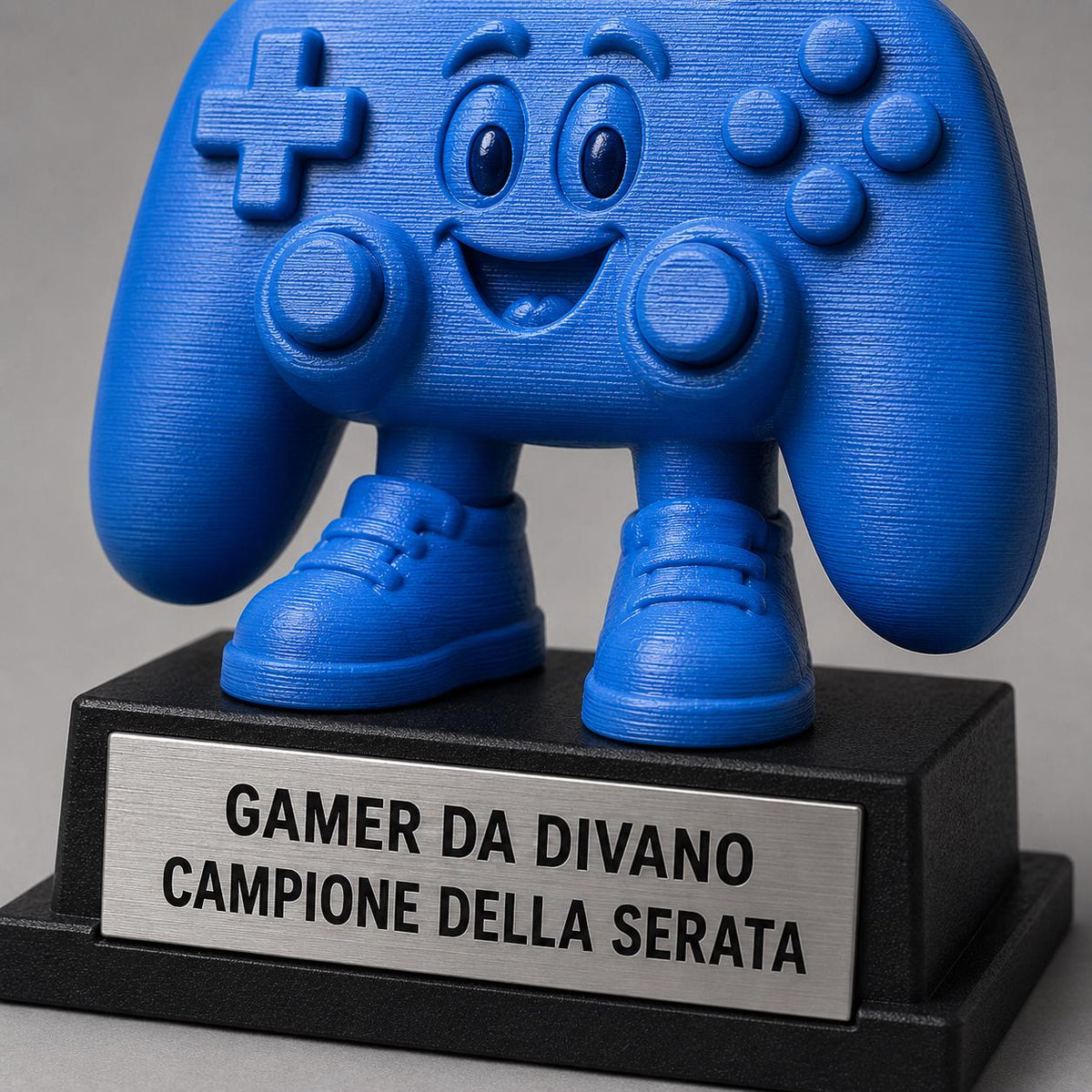 Trofeo Gamer da Divano Personalizzato – Controller Cartoon – Premio Divertente per Videogiocatore, Amico o Collega