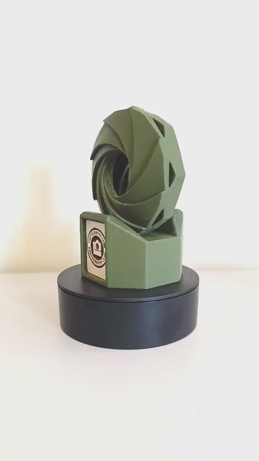Trofeo personalizzato stampato in 3D con inserto in legno inciso premio aziendale design leadership team